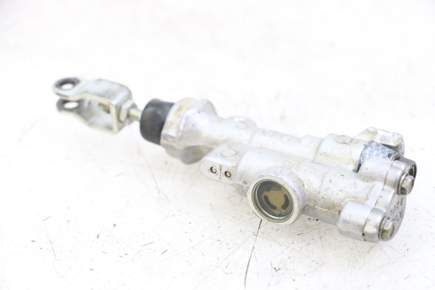 photo de ACHTERREM HOOFDREMSILINDER HONDA CRF R 250 (2020 - 2021) - Detail van het onderdeel