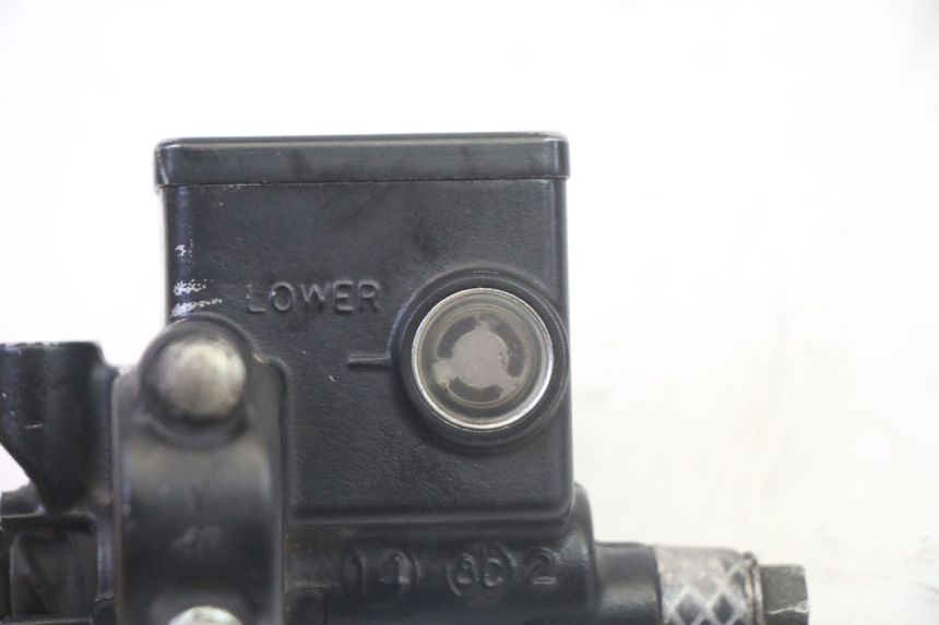 photo de ACHTERREM HOOFDREMSILINDER HONDA FES S-WING SWING ABS 125 (2007 - 2015) - Technische close-up