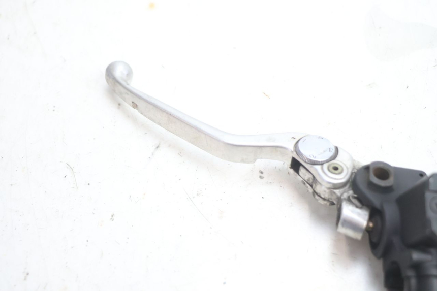 photo de ACHTERREM HOOFDREMSILINDER GILERA GP 800 (2007 - 2013) - Detail van het onderdeel
