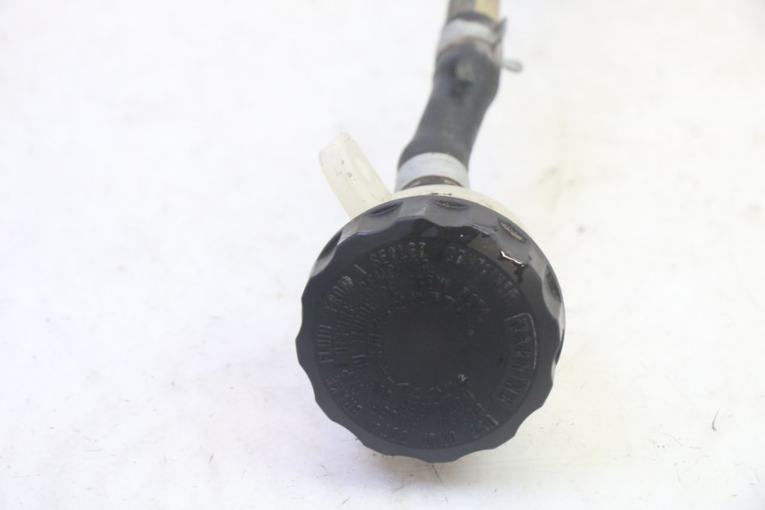 photo de ACHTERREM HOOFDREMSILINDER KAWASAKI GPZ RX 1000 (1986 - 1988) - Technische close-up