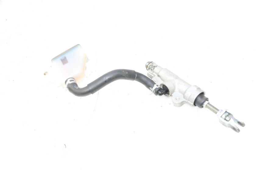 photo de ACHTERREM HOOFDREMSILINDER SUZUKI GSR 600 (2005 - 2012) - Detail van het onderdeel