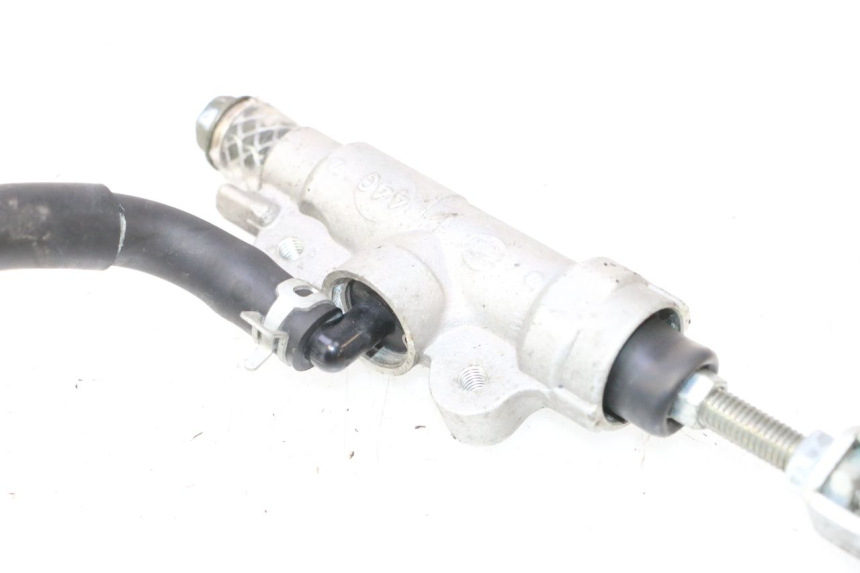 photo de ACHTERREM HOOFDREMSILINDER SUZUKI GSR 600 (2005 - 2012) - Zoom op gebruiksstaat