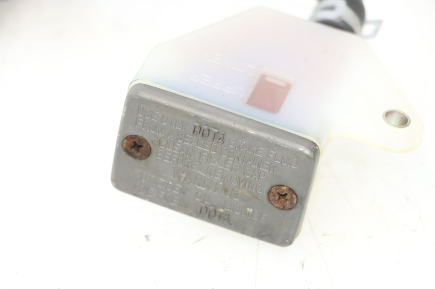 photo de ACHTERREM HOOFDREMSILINDER SUZUKI GSR 600 (2005 - 2012) - Technische close-up
