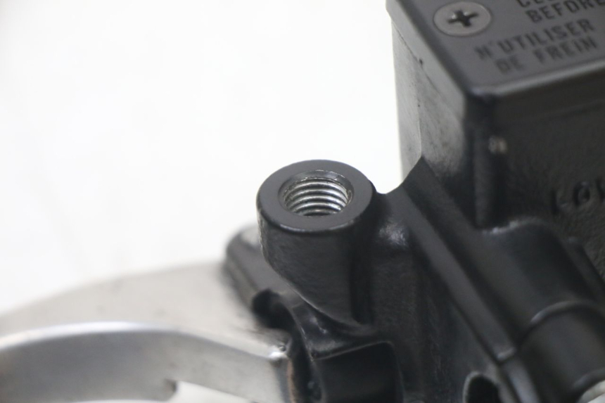 photo de ACHTERREM HOOFDREMSILINDER HONDA FORZA 125 (2021 - 2025) - Andere kijkhoek