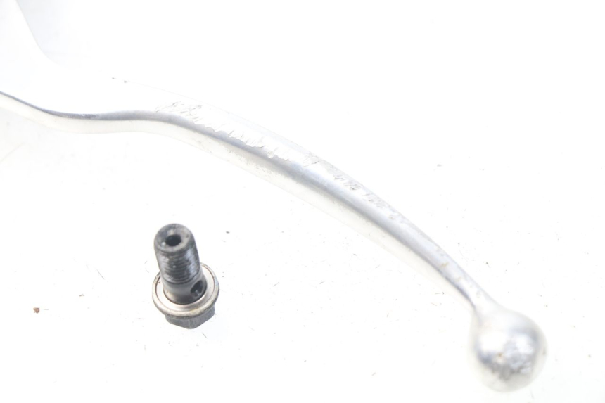 photo de ACHTERREM HOOFDREMSILINDER SYM JOYMAX 250 (2013 - 2017) - Detail van het onderdeel