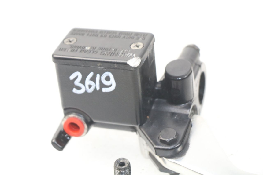 photo de ACHTERREM HOOFDREMSILINDER SYM JOYMAX 250 (2013 - 2017) - Overzicht