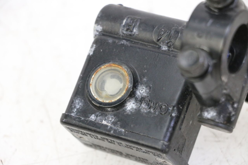 photo de ACHTERREM HOOFDREMSILINDER SYM JOYMAX 125 (2010 - 2017) - Andere kijkhoek