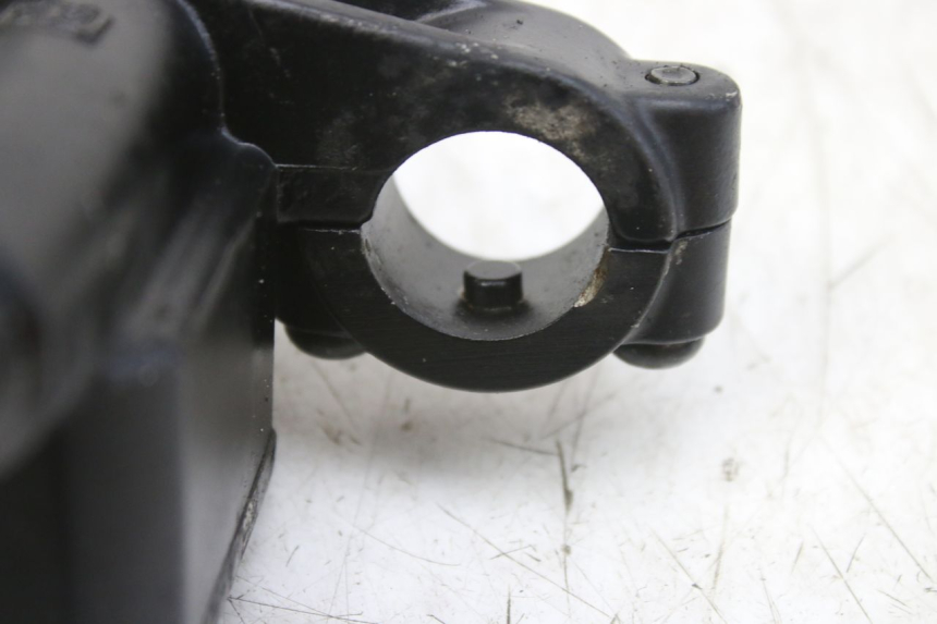 photo de ACHTERREM HOOFDREMSILINDER PIAGGIO MP3 RL 250 (2006 - 2010) - Zoom op gebruiksstaat