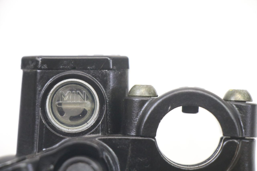 photo de ACHTERREM HOOFDREMSILINDER PIAGGIO MP3 500 (2014 - 2017) - Andere kijkhoek