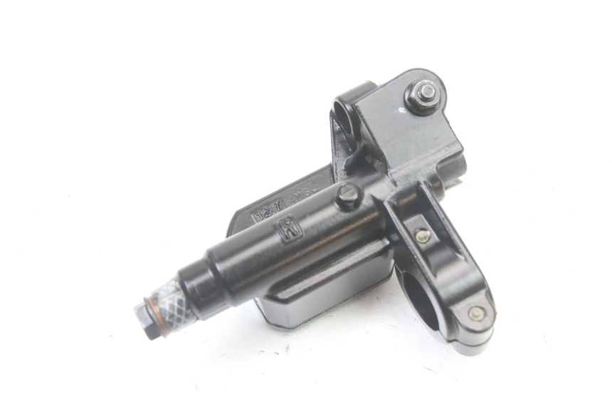 photo de ACHTERREM HOOFDREMSILINDER PIAGGIO MP3 500 (2014 - 2017) - Technische close-up