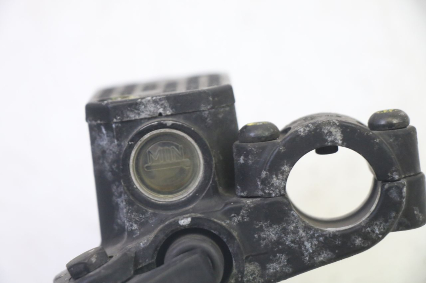 photo de ACHTERREM HOOFDREMSILINDER PIAGGIO MP3 RL 250 (2006 - 2010) - Technische close-up