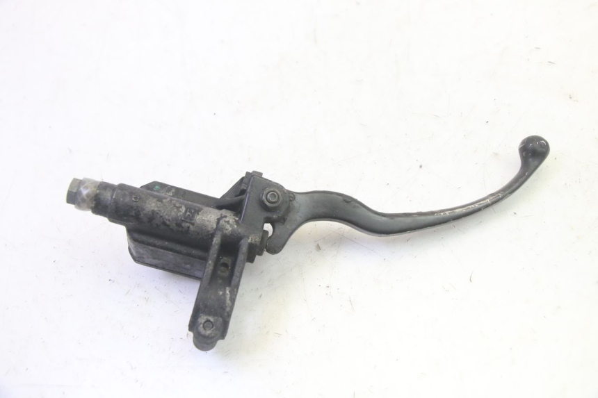 photo de ACHTERREM HOOFDREMSILINDER PIAGGIO MP3 RL 250 (2006 - 2010) - Bevestigingspunten