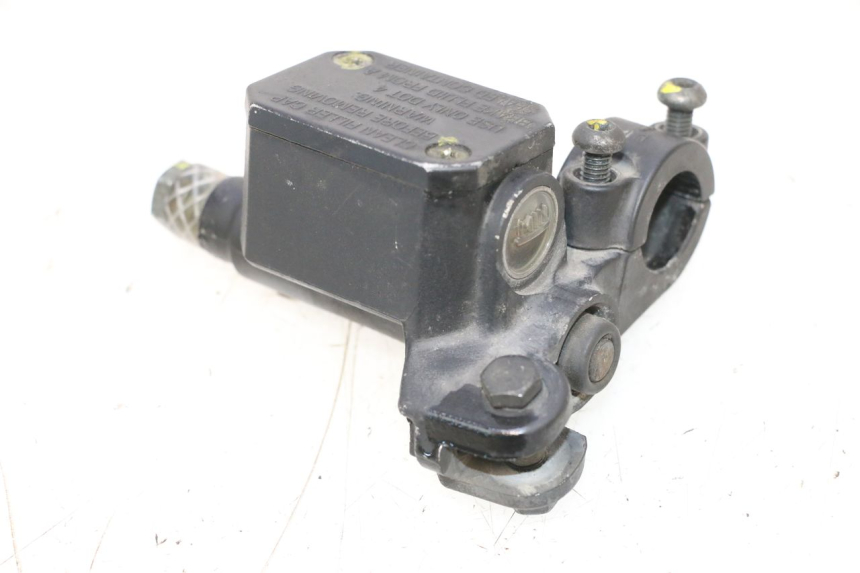 photo de ACHTERREM HOOFDREMSILINDER PIAGGIO MP3 RL 250 (2006 - 2010) - Hoofdaanzicht