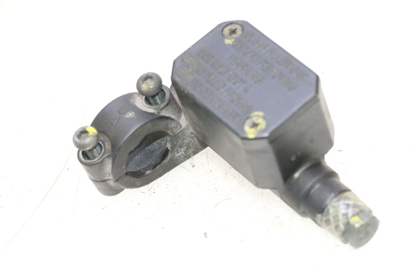 photo de ACHTERREM HOOFDREMSILINDER PIAGGIO MP3 RL 250 (2006 - 2010) - Technische close-up