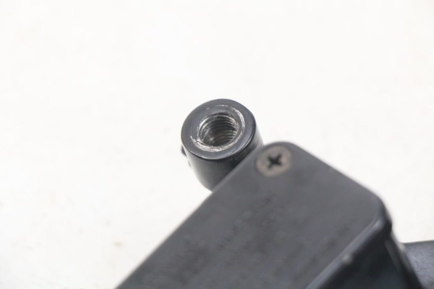 photo de ACHTERREM HOOFDREMSILINDER MBK MW TRYPTIK 125 (2017 - 2022) - Detail van het onderdeel