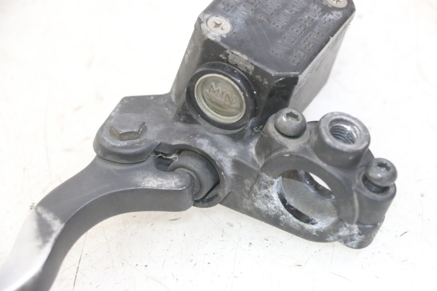 photo de ACHTERREM HOOFDREMSILINDER GILERA NEXUS 125 (2009 - 2013) - Bevestigingspunten