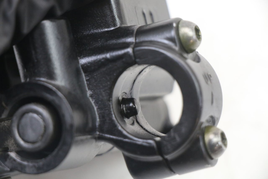 photo de ACHTERREM HOOFDREMSILINDER PIAGGIO NRG POWER PUREJET 50 (2018 - 2021) - Bevestigingspunten