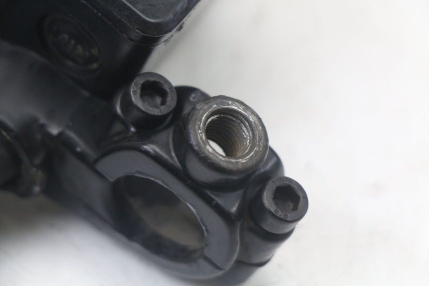 photo de ACHTERREM HOOFDREMSILINDER PIAGGIO BEVERLY 125 (1998 - 2005) - Andere kijkhoek