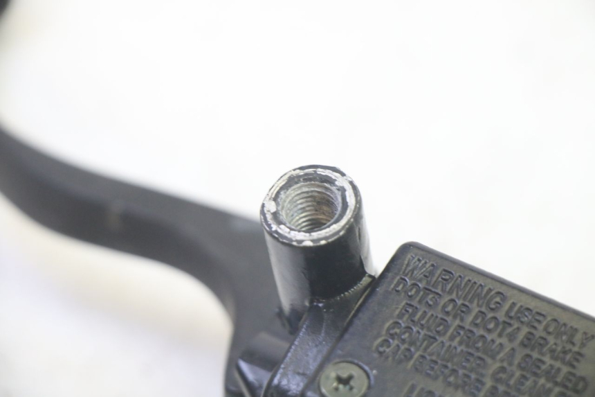 photo de ACHTERREM HOOFDREMSILINDER EFUN PUSA 1 - Andere kijkhoek