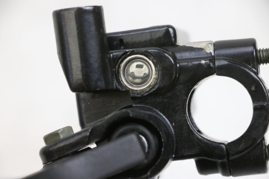 photo de ACHTERREM HOOFDREMSILINDER EFUN PUSA 1 - Zoom op gebruiksstaat