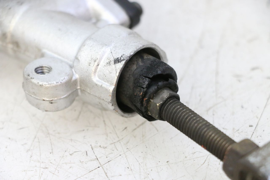 photo de ACHTERREM HOOFDREMSILINDER MAG POWER R-STREET 50 (2016 - 2025) - Staat van het oppervlak