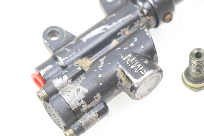 photo de ACHTERREM HOOFDREMSILINDER APOLLO RFZ 125 - Bevestigingspunten