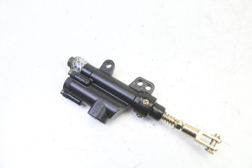 photo de ACHTERREM HOOFDREMSILINDER APOLLO RFZ 125 - Hoofdaanzicht
