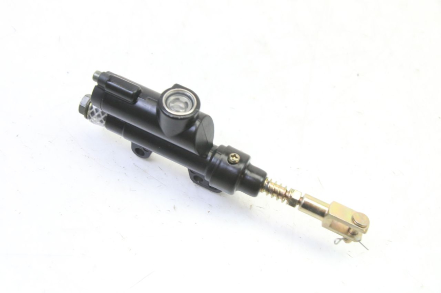 photo de ACHTERREM HOOFDREMSILINDER APOLLO RFZ 125 - Andere kijkhoek