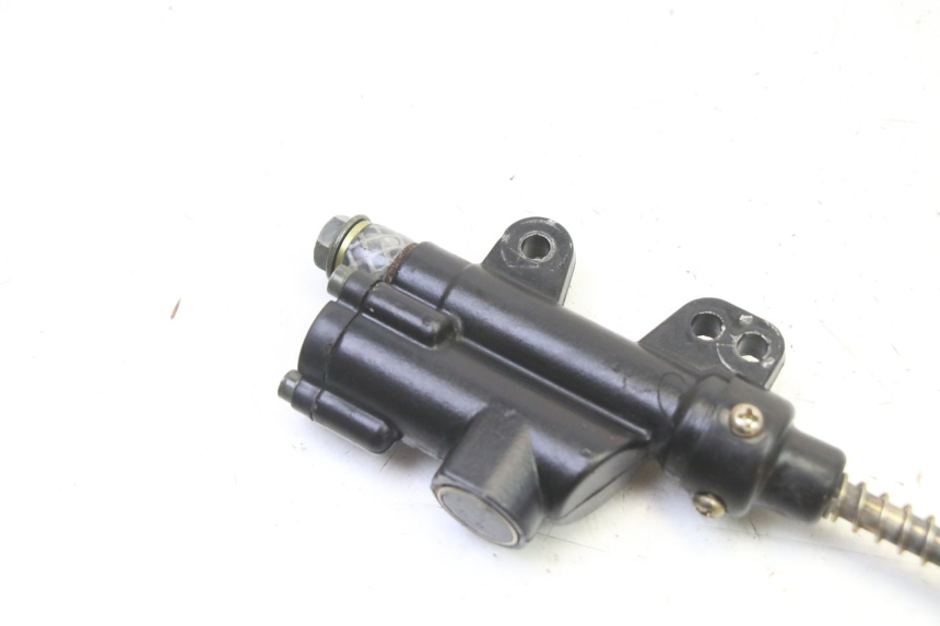 photo de ACHTERREM HOOFDREMSILINDER APOLLO RFZ 125 - Detail van het onderdeel