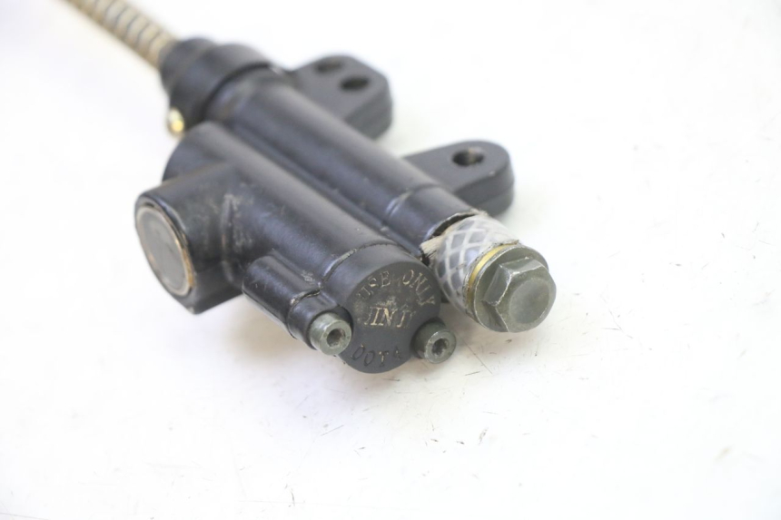 photo de ACHTERREM HOOFDREMSILINDER APOLLO RFZ 125 - Bevestigingspunten