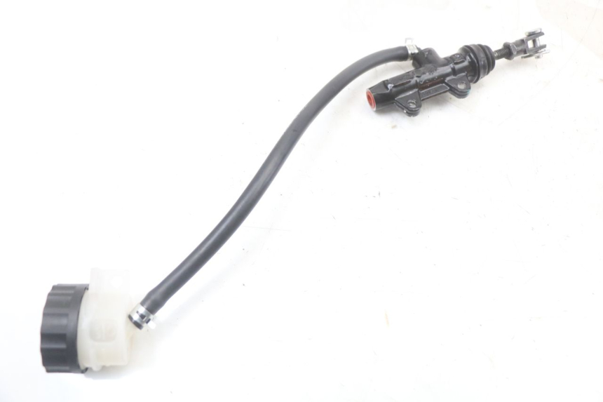 photo de ACHTERREM HOOFDREMSILINDER ROYAL ENFIELD SCRAM 411 (2022 - 2024) - Overzicht