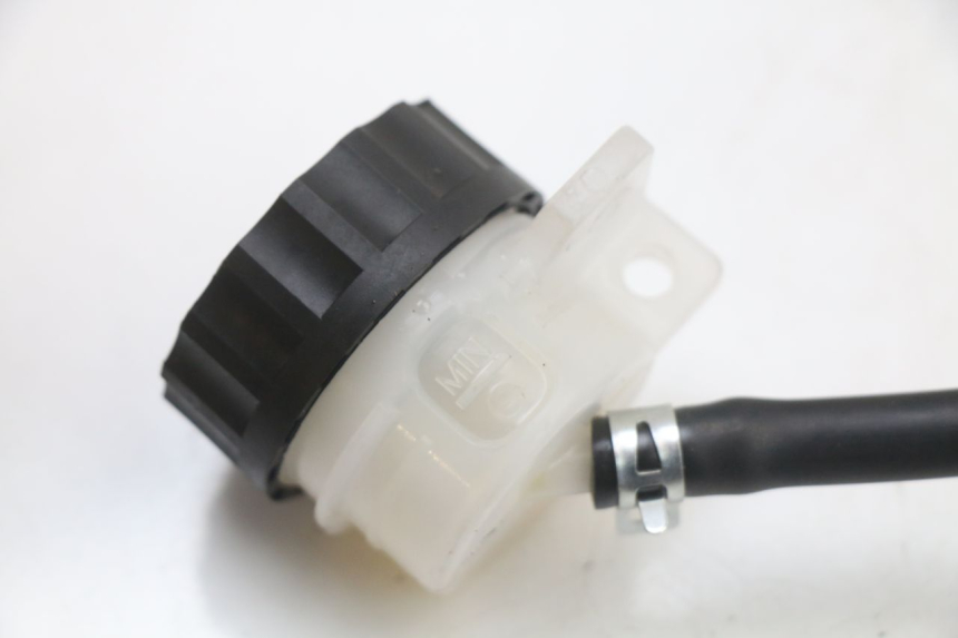 photo de ACHTERREM HOOFDREMSILINDER ROYAL ENFIELD SCRAM 411 (2022 - 2024) - Bevestigingspunten