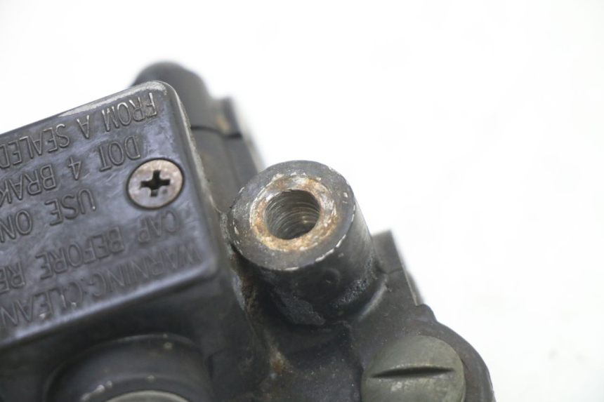 photo de ACHTERREM HOOFDREMSILINDER GILERA RUNNER SL 50 (2006 - 2009) - Andere kijkhoek