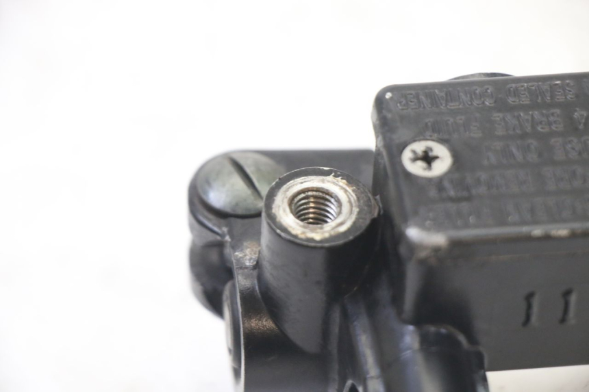 photo de ACHTERREM HOOFDREMSILINDER GILERA RUNNER SP 50 (2006 - 2008) - Andere kijkhoek