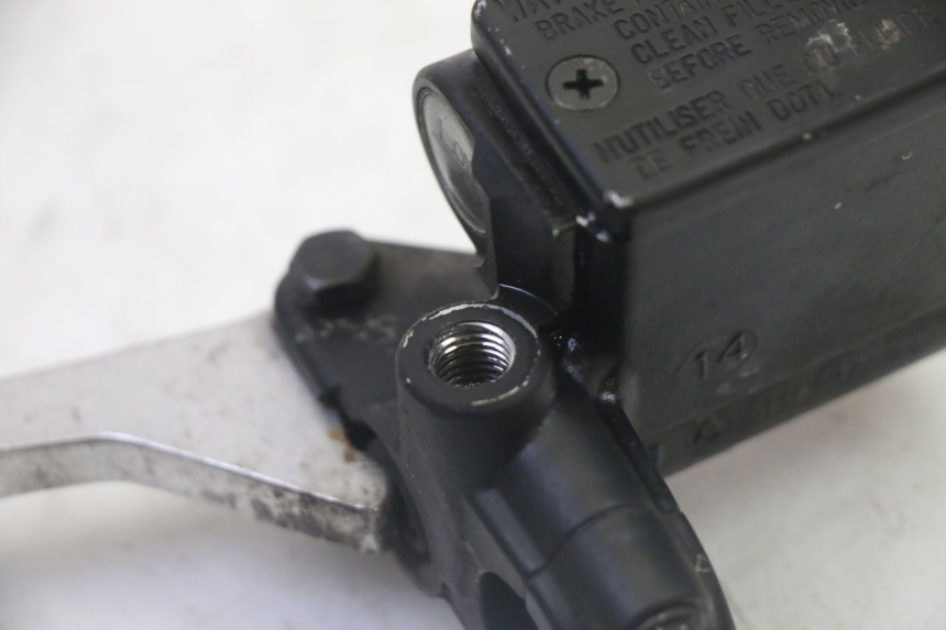 photo de ACHTERREM HOOFDREMSILINDER PEUGEOT SATELIS 125 (2006 - 2009) - Andere kijkhoek