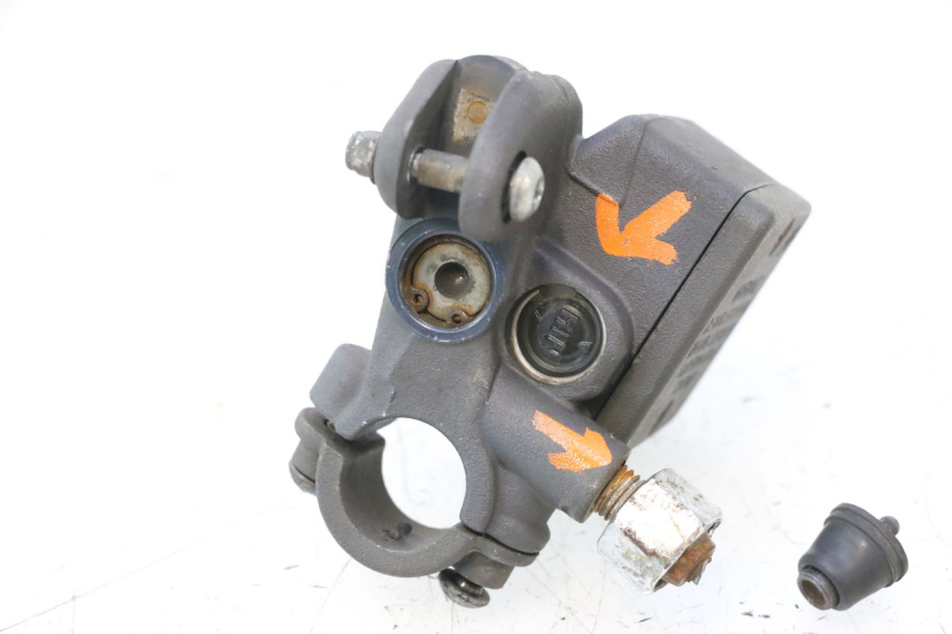 photo de ACHTERREM HOOFDREMSILINDER PEUGEOT SATELIS 125 (2006 - 2009) - Technische close-up