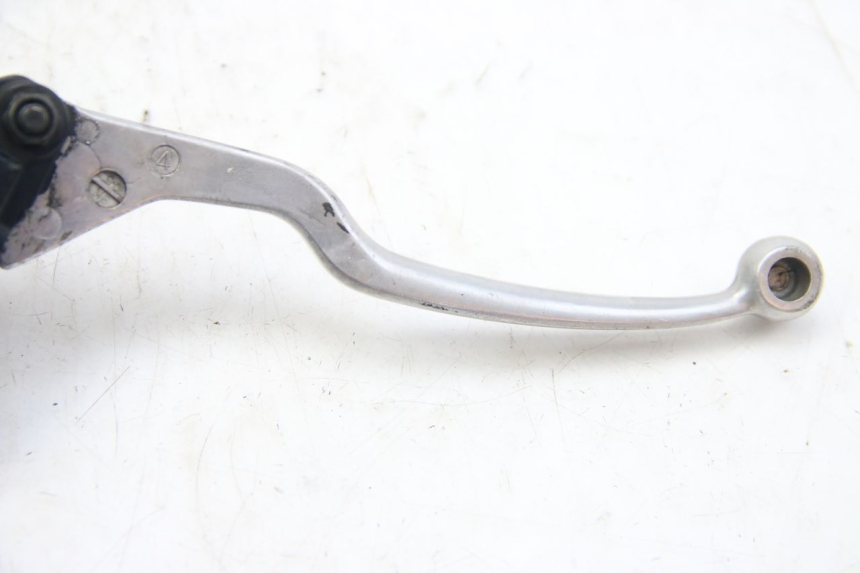 photo de ACHTERREM HOOFDREMSILINDER SUZUKI SIXTEEN 125 (2008 - 2010) - Bevestigingspunten