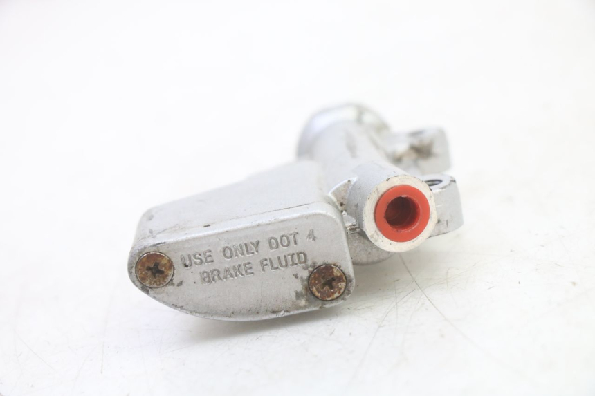 photo de ACHTERREM HOOFDREMSILINDER GILERA SMT SUPERMOTARD 50 (2009 - 2017) - Andere kijkhoek