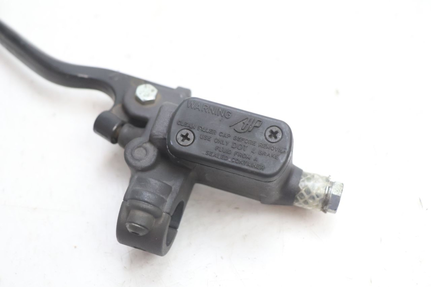 photo de ACHTERREM HOOFDREMSILINDER PEUGEOT SPEEDFIGHT 2 AC 50 (2000 - 2009) - Zoom op gebruiksstaat