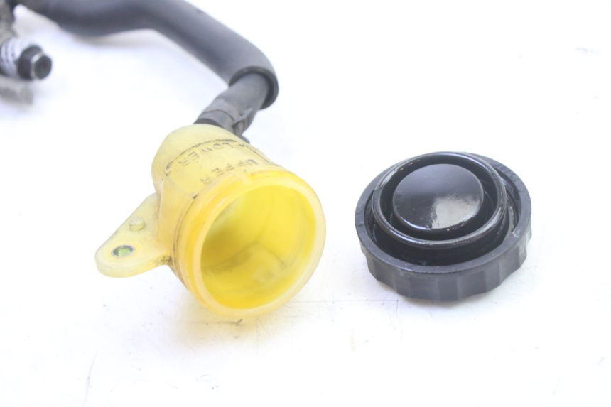 photo de ACHTERREM HOOFDREMSILINDER HONDA ST PAN EUROPEAN 1300 (2002 - 2013) - Technische close-up