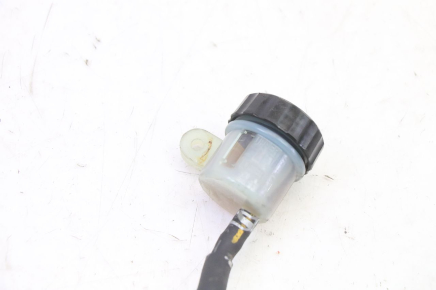 photo de ACHTERREM HOOFDREMSILINDER YAMAHA TDM ABS 900 (2002 - 2014) - Zoom op gebruiksstaat