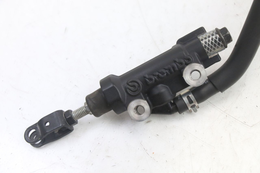 photo de ACHTERREM HOOFDREMSILINDER YAMAHA TRACER 7 700 (2020 - 2024) - Detail van het onderdeel