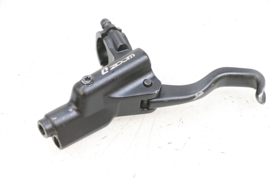 photo de ACHTERREM HOOFDREMSILINDER DUALTRON VICTOR LIMITED 1 - Hoofdaanzicht