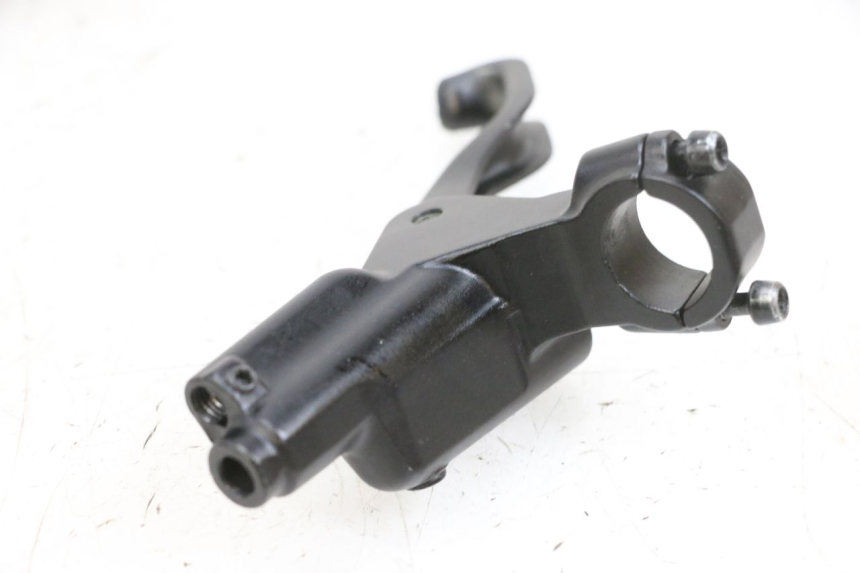 photo de ACHTERREM HOOFDREMSILINDER DUALTRON VICTOR LIMITED 1 - Detail van het onderdeel