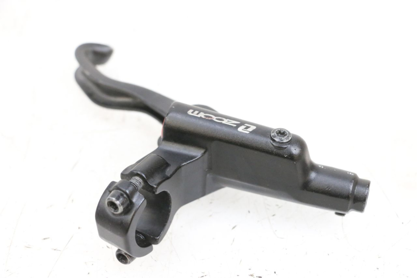photo de ACHTERREM HOOFDREMSILINDER DUALTRON VICTOR LIMITED 1 - Overzicht