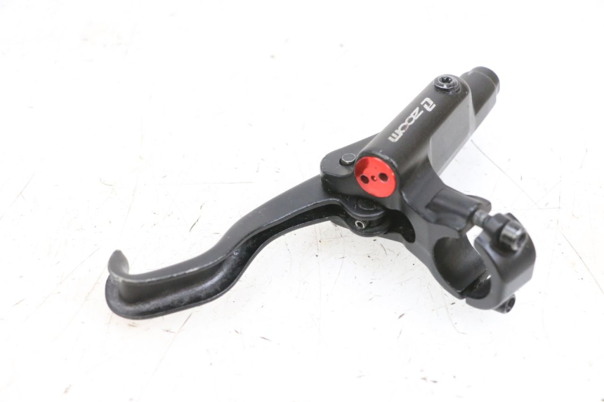 photo de ACHTERREM HOOFDREMSILINDER DUALTRON VICTOR LIMITED 1 - Bevestigingspunten