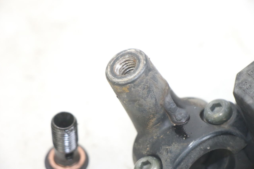 photo de ACHTERREM HOOFDREMSILINDER YAMAHA X-MAX XMAX 250 (2006 - 2009) - Zoom op gebruiksstaat