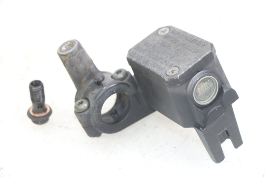 photo de ACHTERREM HOOFDREMSILINDER YAMAHA X-MAX XMAX 250 (2006 - 2009) - Andere kijkhoek