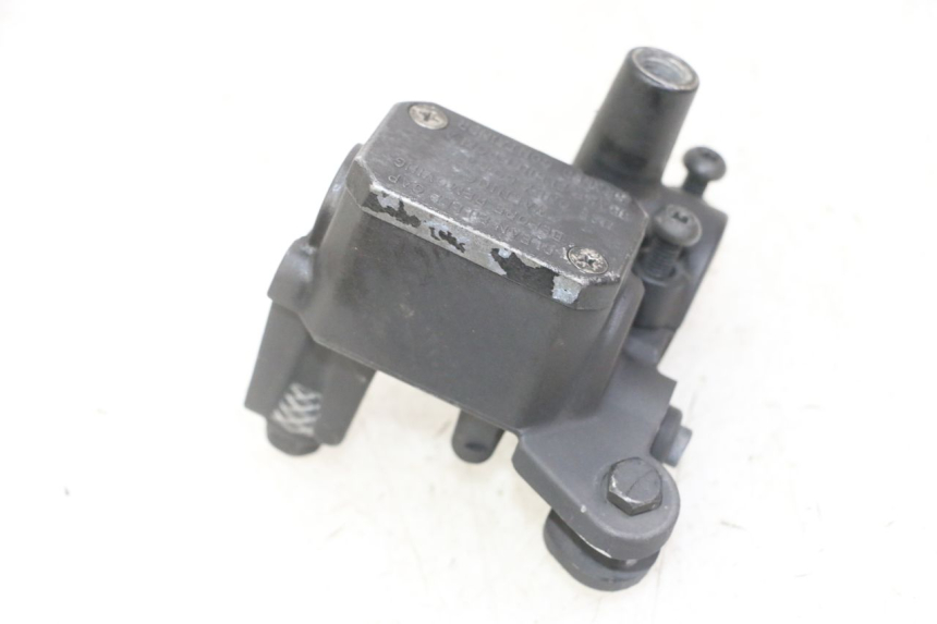 photo de ACHTERREM HOOFDREMSILINDER YAMAHA X-MAX XMAX 125 (2010 - 2013) - Hoofdaanzicht