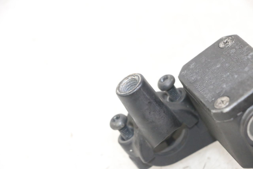 photo de ACHTERREM HOOFDREMSILINDER YAMAHA X-MAX XMAX 125 (2010 - 2013) - Andere kijkhoek